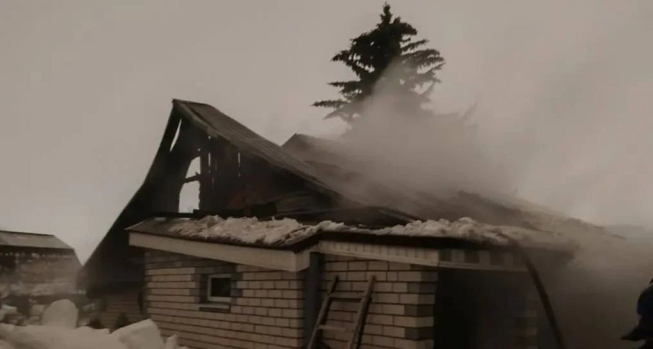 Дом вспыхнул в Приокском районе
