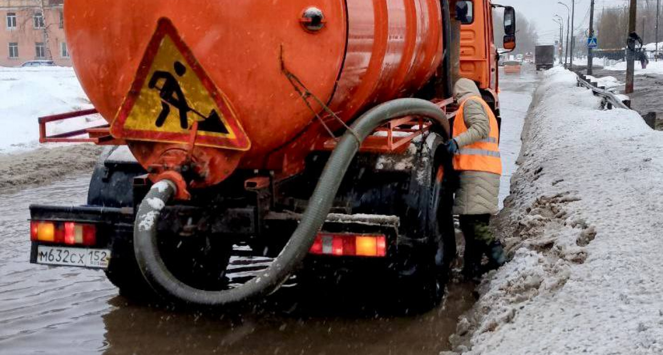 После снежной зимы в Нижнем Новгороде закупают технику для борьбы с ее последствиями