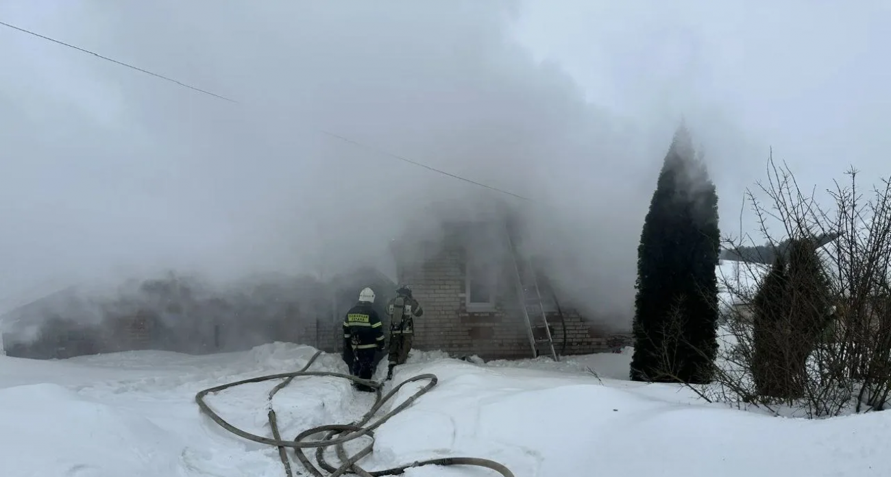 Двое детей погибли при пожаре в Лысковском районе