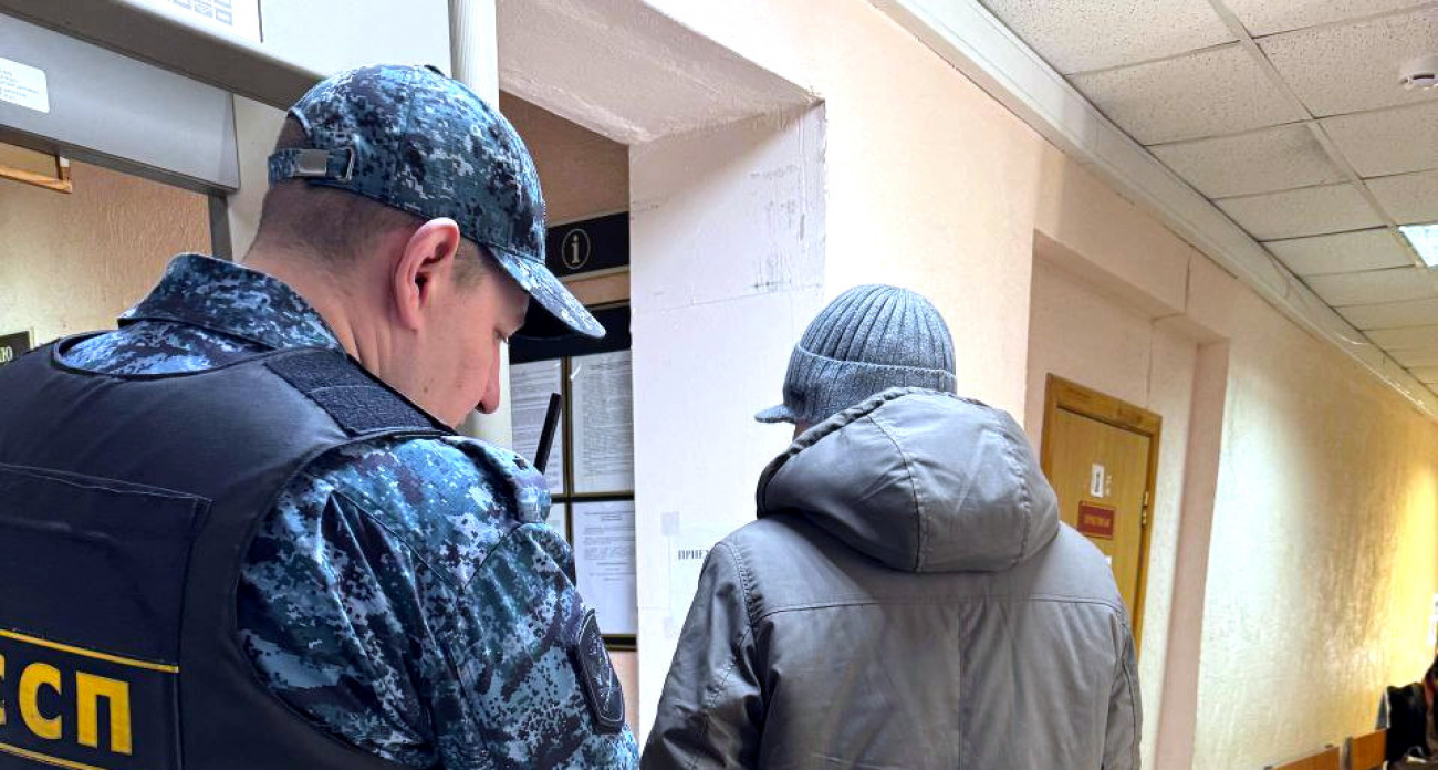 Четверо преступников из Арзамаса закурили прямо на суде и ухудшили себе жизнь