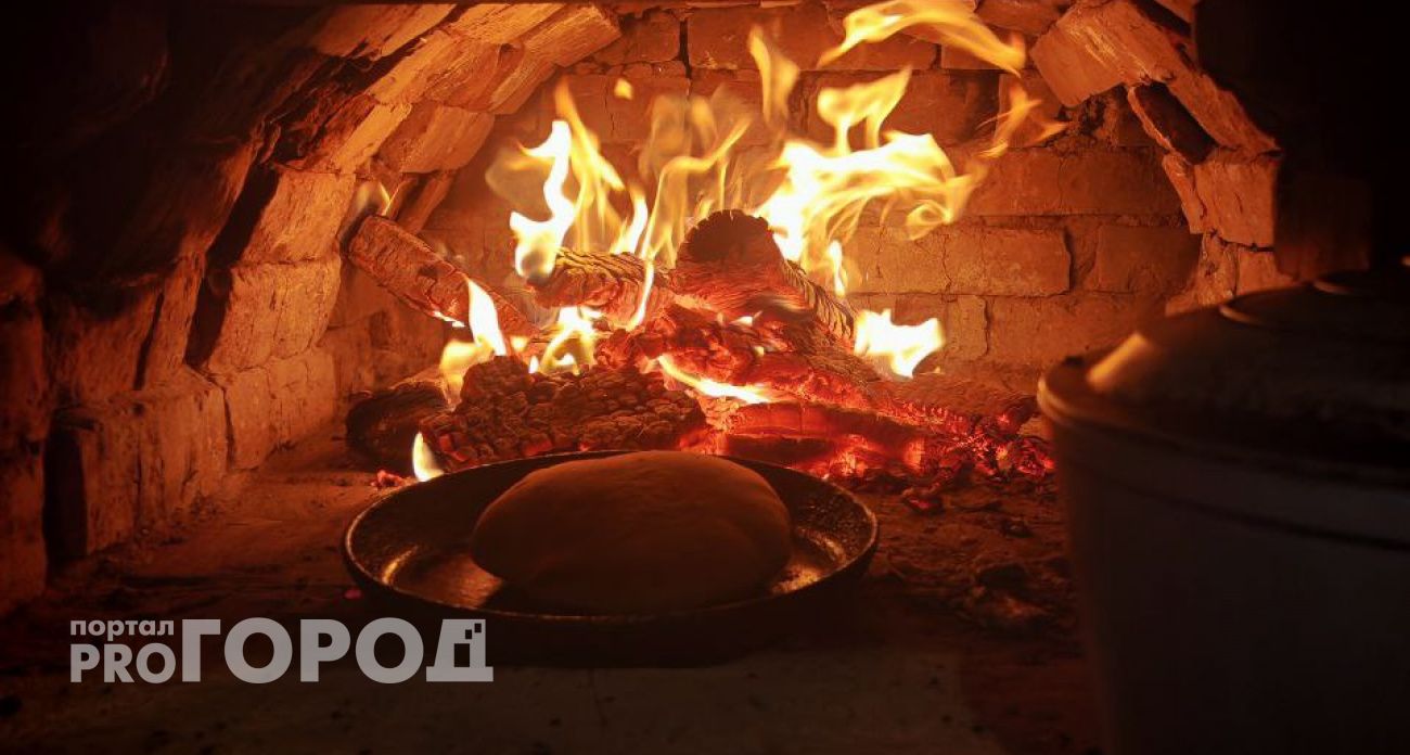 Бутылку в дымоход – и многолетняя сажа слетает за минуты: дедовский метод чистки без ершика и дорогой химии