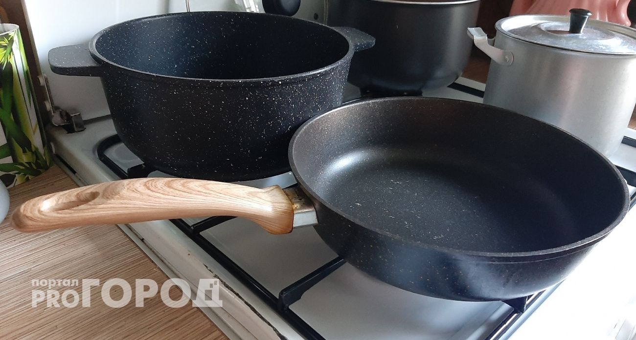 Кладу сковороду в полиэтиленовый пакет – и нагар отлетает в миг: любуюсь отражением 