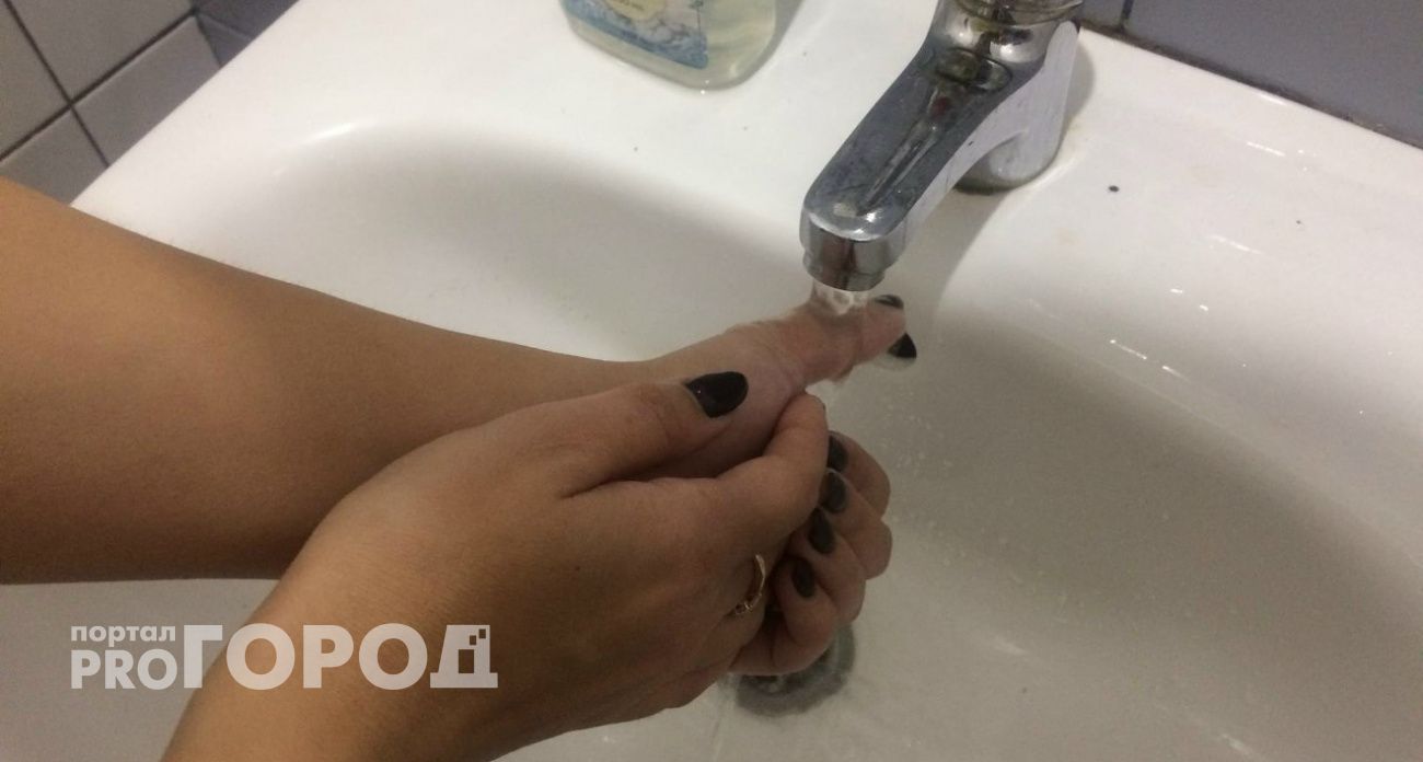 Нижегородцев предупредили о кислотно-желтой воде из водопроводных кранов