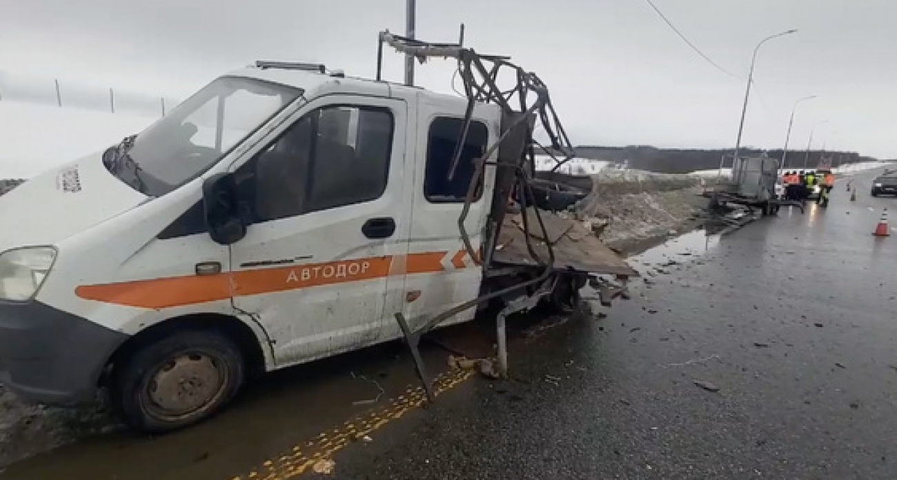 Грузовик MAN на скорости протаранил служебную машину «Автодора»
