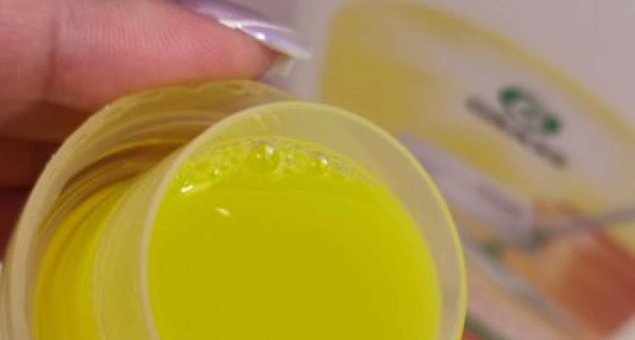 Нашла копеечное средство в Фикс Прайсе – отмыла им и пол, и натяжной потолок