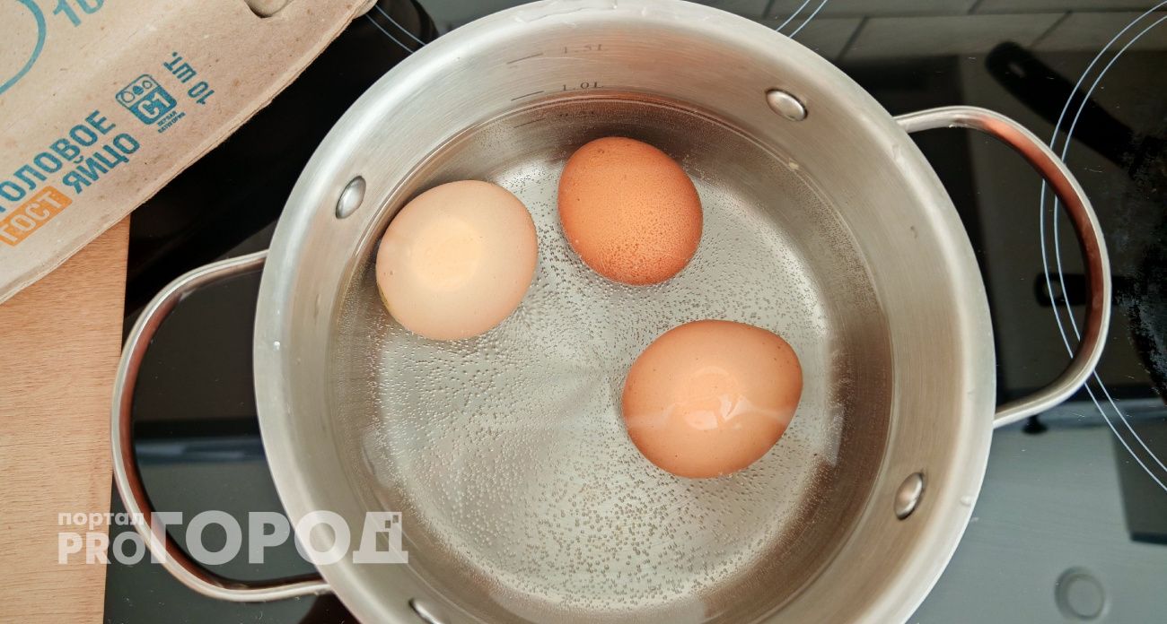 Как сварить яйца, чтобы скорлупа сходила одним движением: проверенный способ