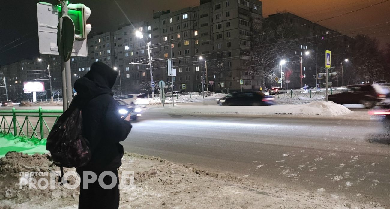 Подростки в Павлово заработали на своих картах и попали под статью