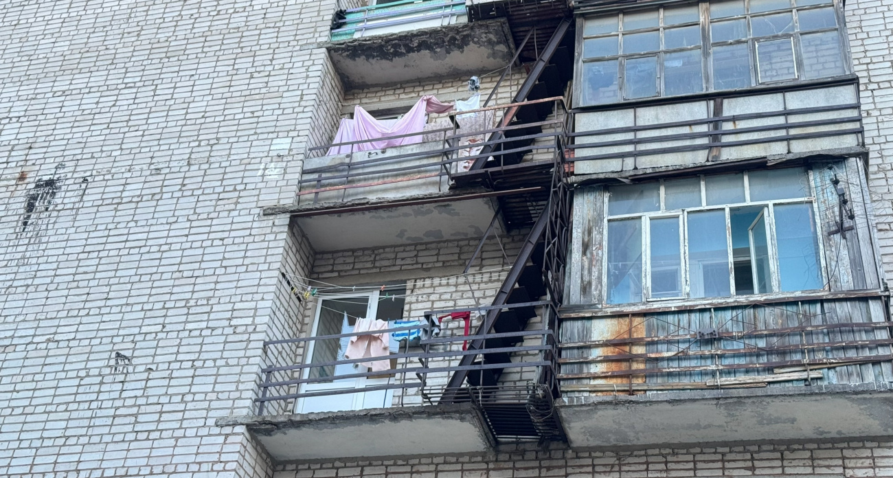 Миллионы владельцев остекленных балконов рискуют попасть под штраф и принудительный демонтаж