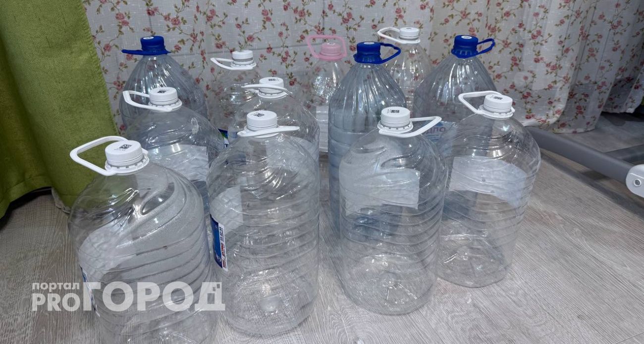 Не выкидываю пластиковые бутылки, а по умному использую и делаю из них золотой запас для дачи 