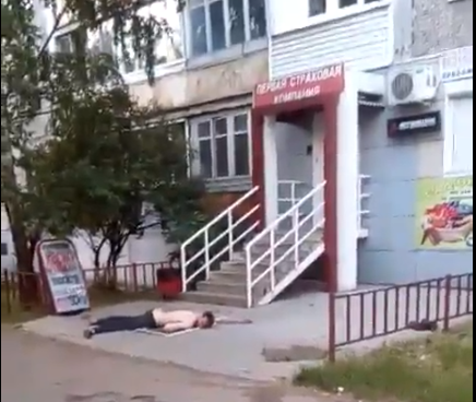 Нижегородец упал с девятого этажа, пытаясь залезть в квартиру через окно (видео)