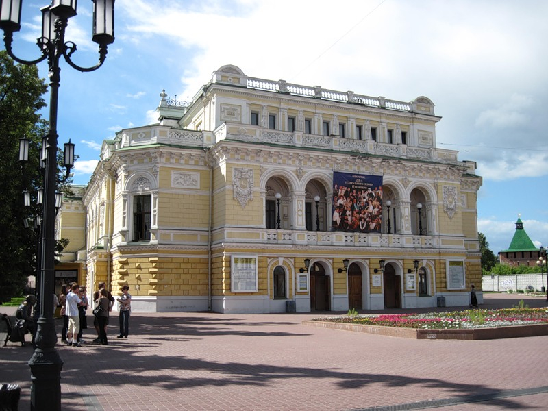 В Нижнем Новгороде переименуют Театральную площадь