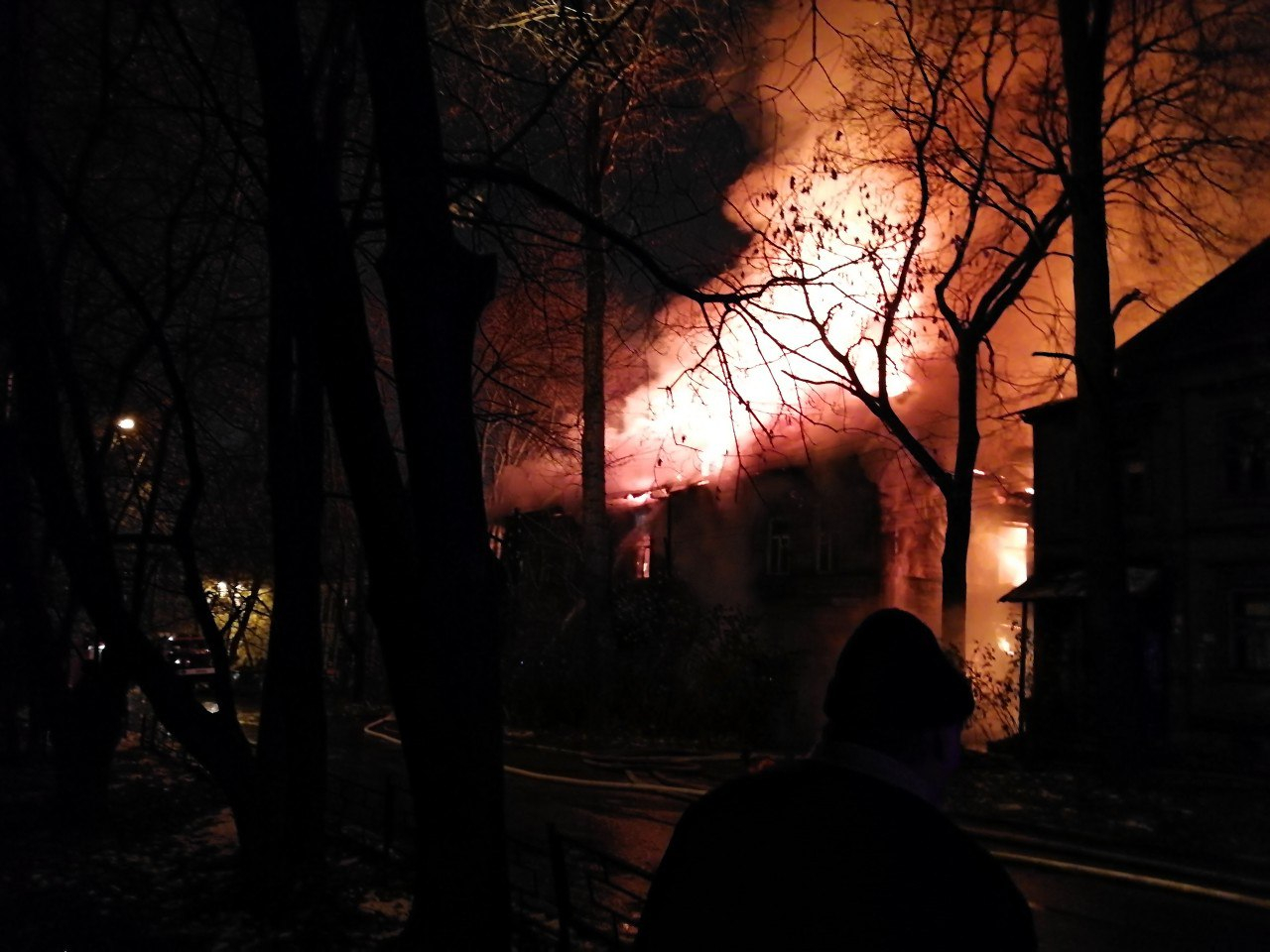 В центре Нижнего Новгорода сгорели расселенные дома (ФОТО, ВИДЕО)