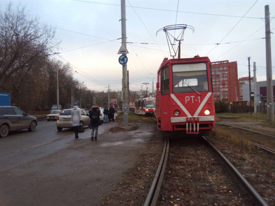 В Нижнем Новгороде молодой человек попал под колеса трамвая (ФОТО)
