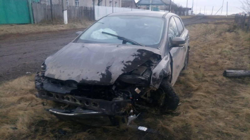 В Кстовском районе автомобиль опрокинулся в кювет: трое пострадали