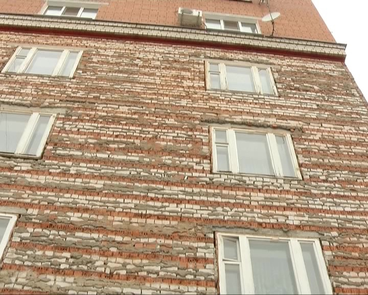 Жильцы одного из нижегородских домов утверждают, что он скоро рухнет