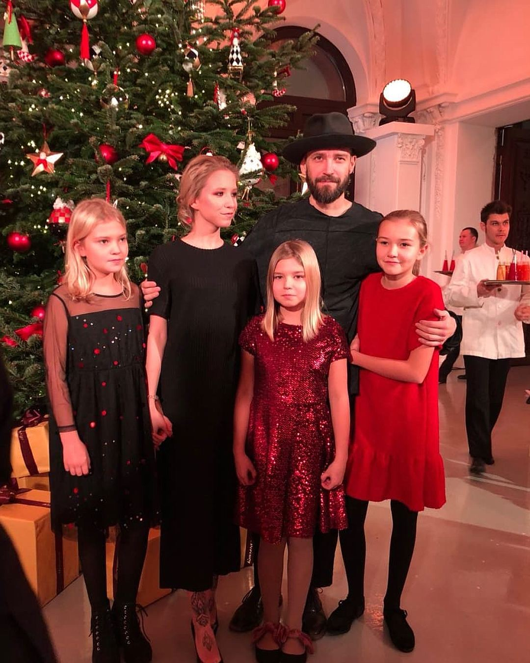 Владимир Кристовский сводил дочерей на новогоднюю елку светского журнала