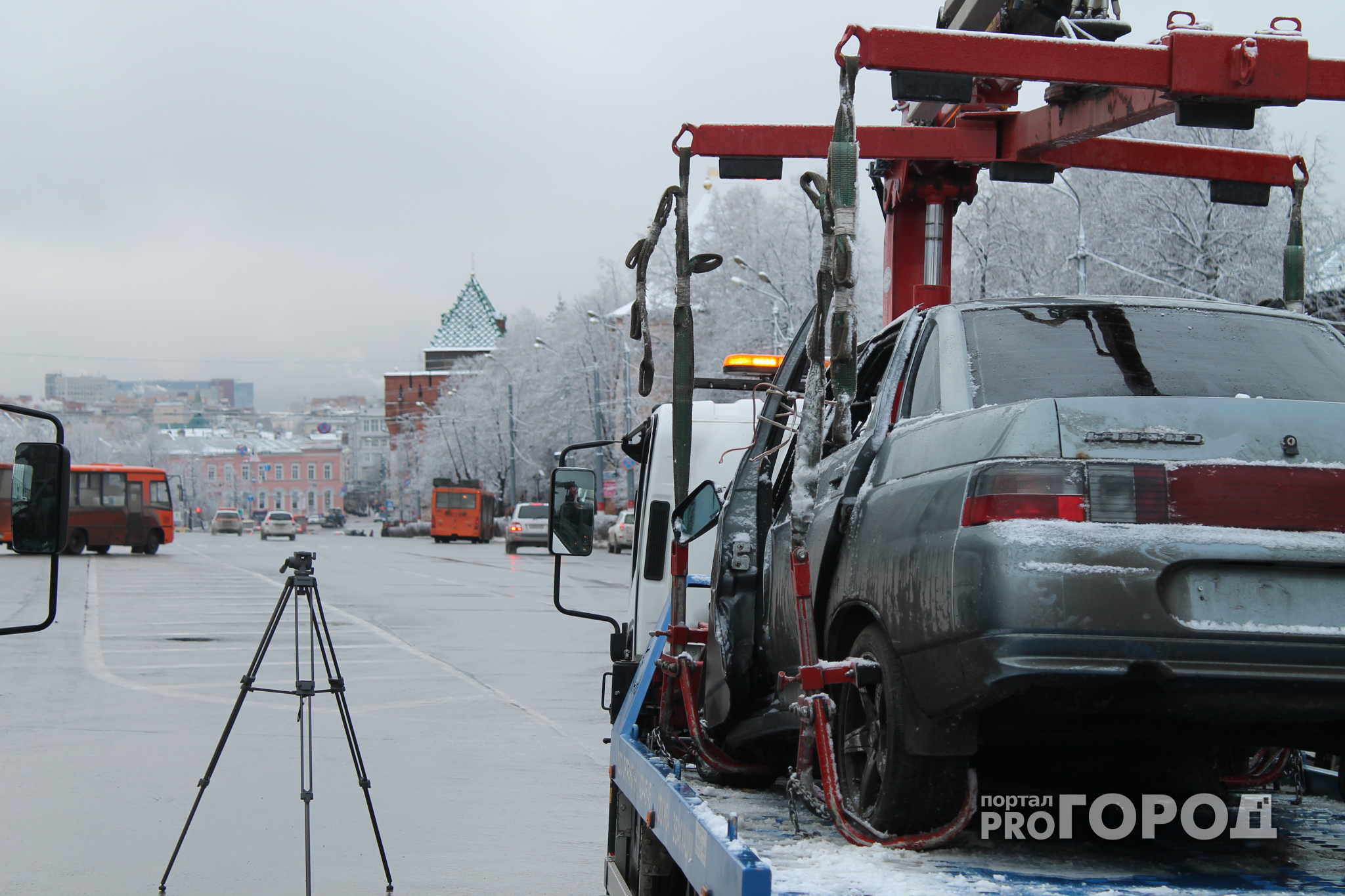 В Нижнем Новгороде работники службы эвакуации продавали чужие машины на металлолом