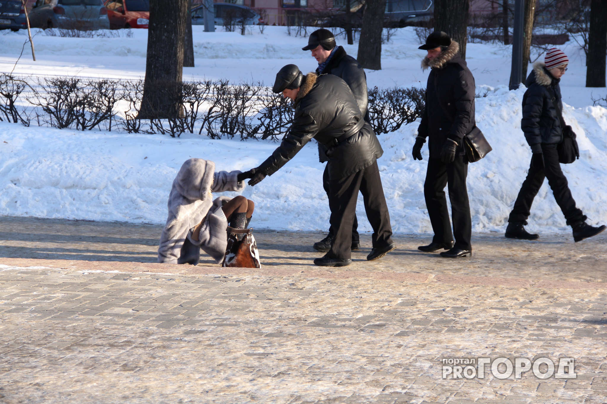 Из-за некачественной уборки снега пострадали почти 500 нижегородцев