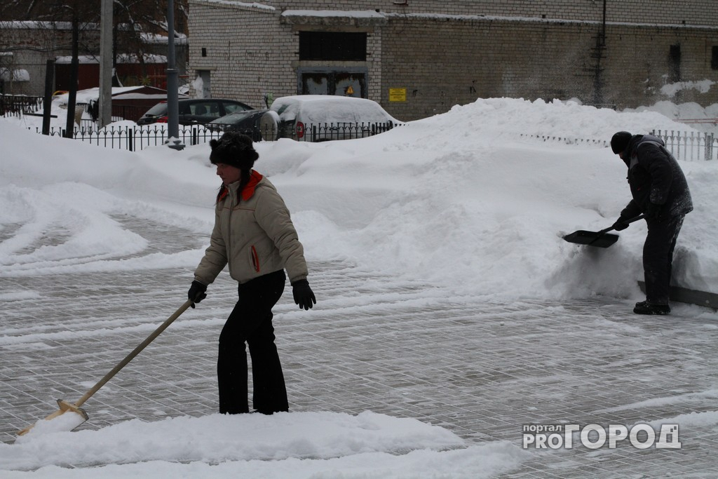 В Нижнем безответственных коммунальщиков наказали рублем за плохую уборку снега на улицах