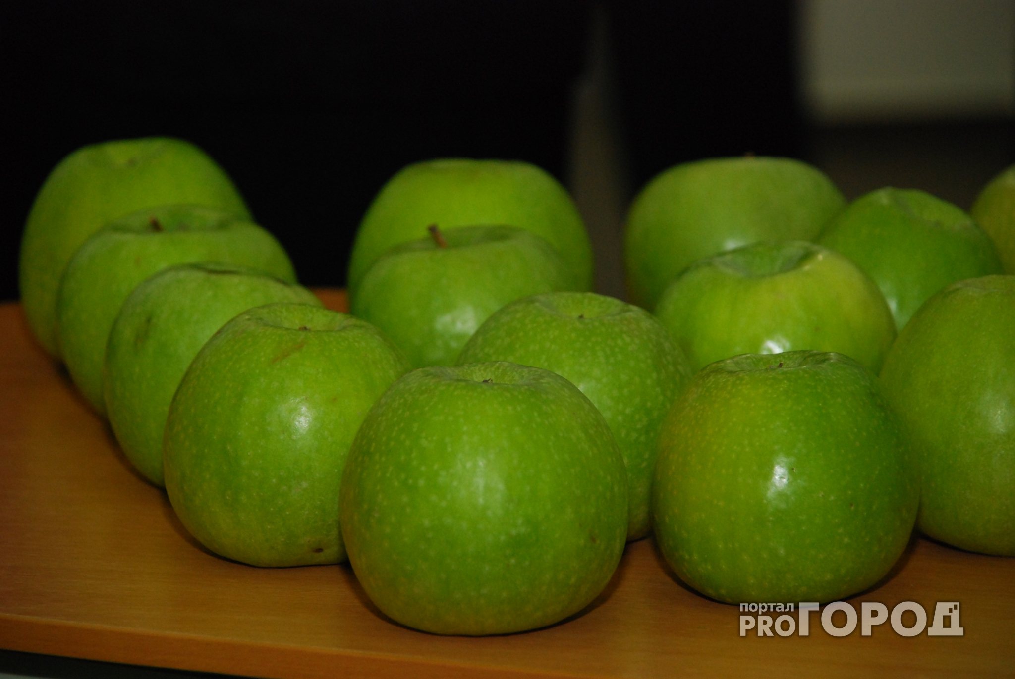 В Нижнем Новгороде изъяли крупную партию санкционных яблок из Польши