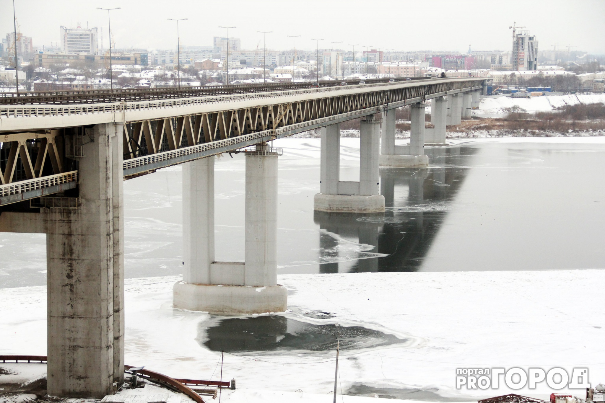 В Нижнем Новгороде ограничили скорость движения по метромосту