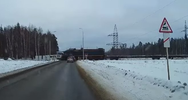 В Нижегородской области грузовик столкнулся с поездом (ВИДЕО)