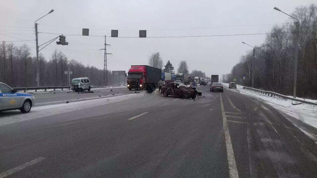 Фото к статье: Появились новые подробности жуткой аварии в Володарском районе