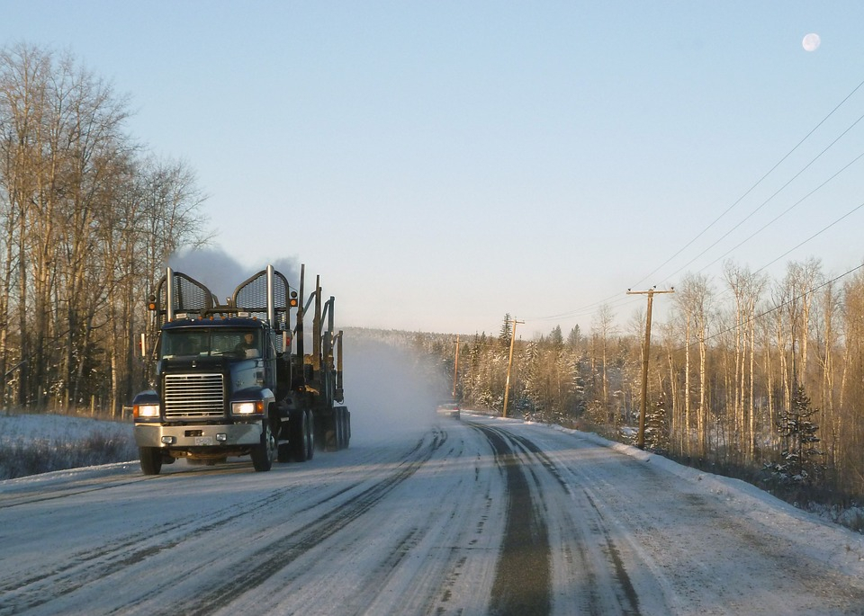 100 литров бензина оказалось на проезжей части в Нижегородской области