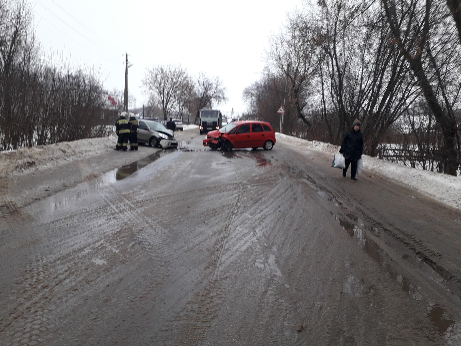 Авария в Нижегородской области: трое пострадавших (ФОТО)