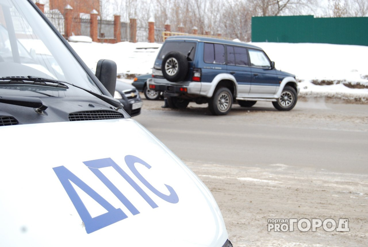 В Нижнем Новгороде водитель отечественного авто устроил ДТП на встречке (ФОТО, ВИДЕО)