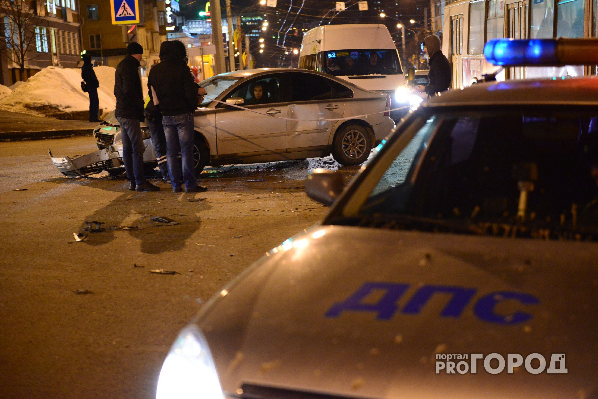Шесть автомобилей столкнулись в Нижнем Новгороде (ФОТО, ВИДЕО)