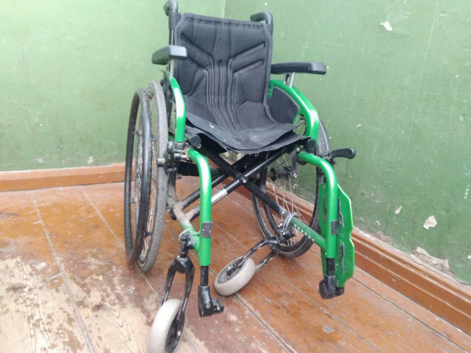 Инвалидную коляску, украденную у мальчика в Дзержинске, нашли у "местной знаменитости"