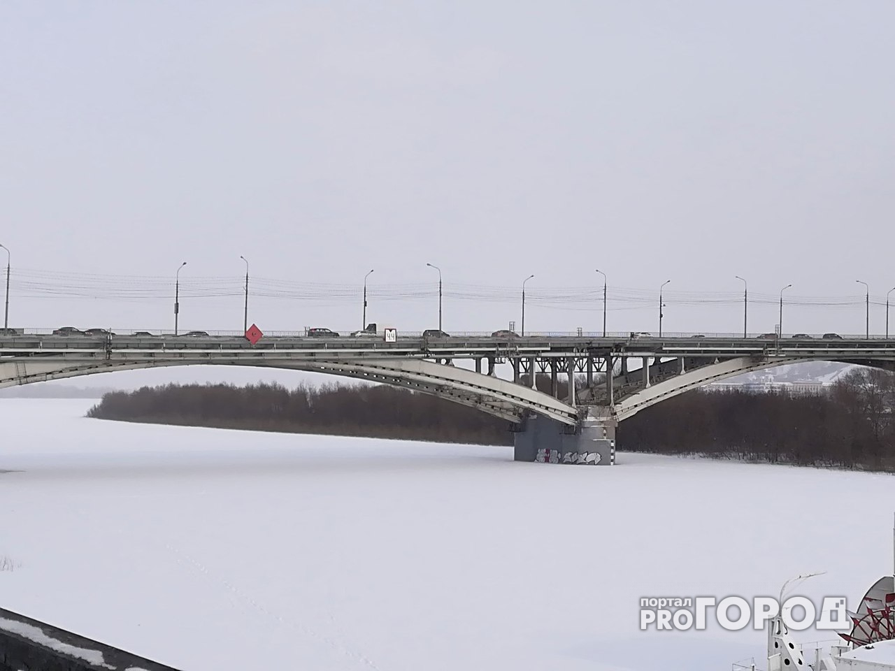 Женщина погибла, упав с Канавинского моста в Нижнем Новгороде