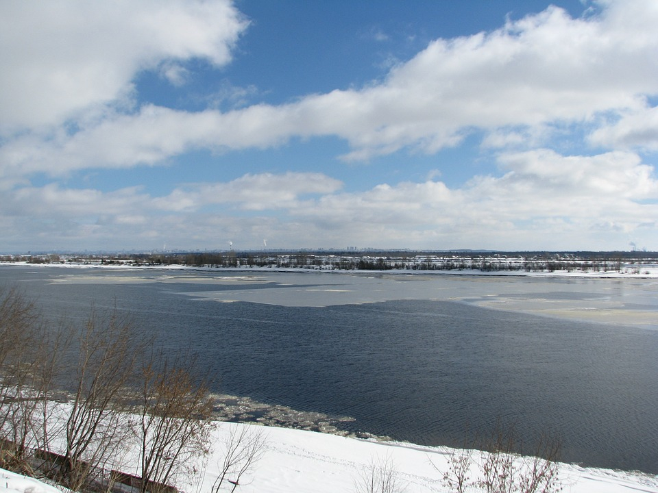 В Нижнем Новгороде выявлено 24 места, опасных для выхода на лед