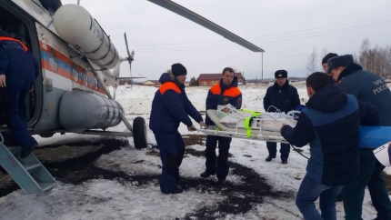Вертолет МЧС доставил больного мужчину из Шаранги в Нижний Новгород