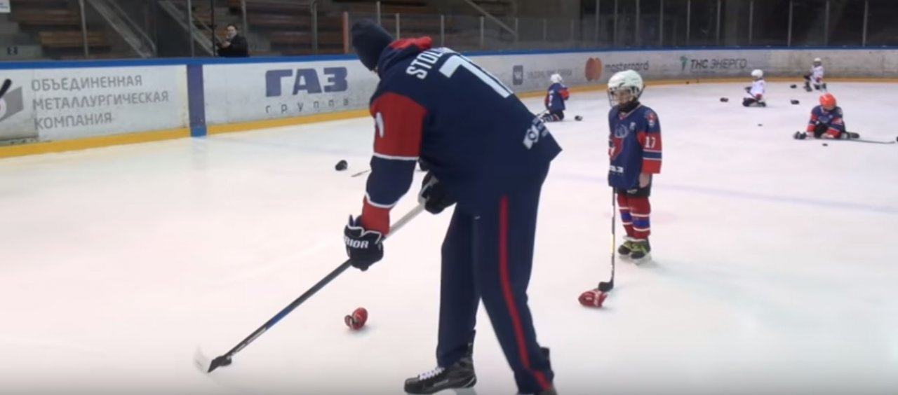 Игроки нижегородского "Торпедо" провели мастер-класс для самых юных хоккеистов