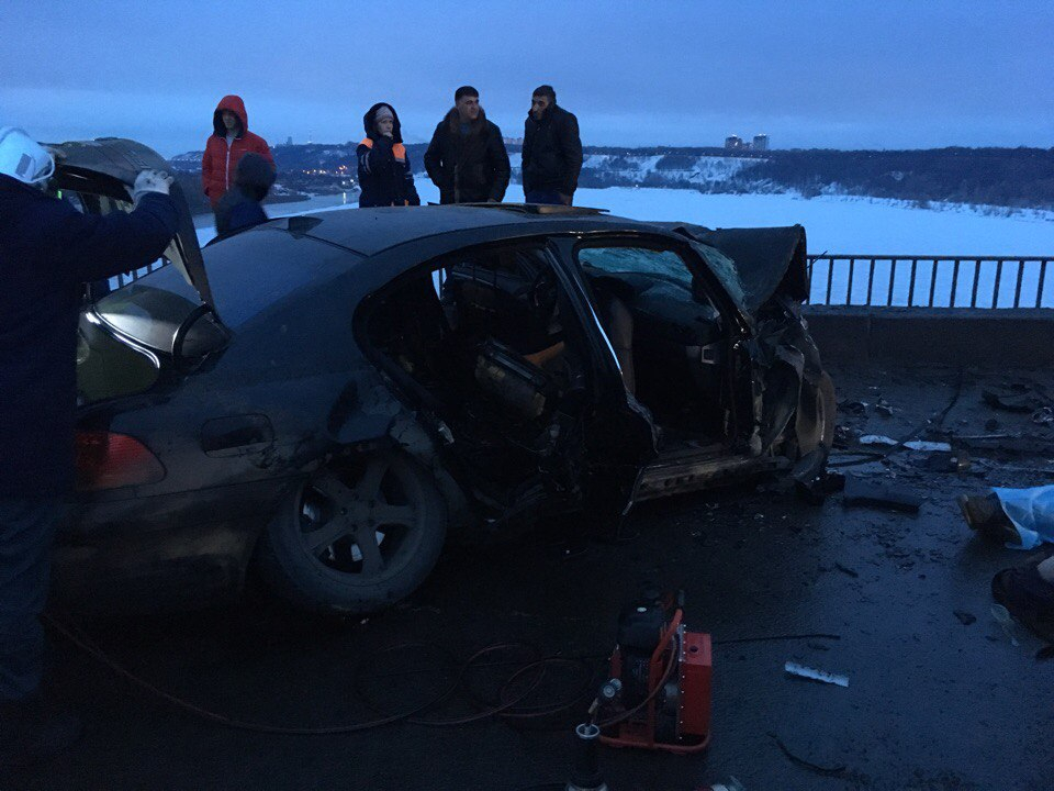 В Нижнем Новгороде смертельная авария парализовала движение на Мызинском мосту