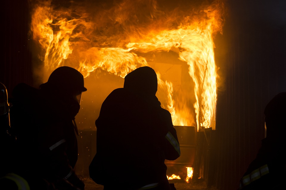 В Нижнем Новгороде произошел пожар на деревообрабатывающем заводе
