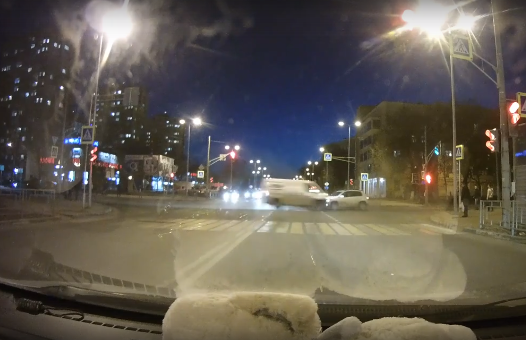 Фургон сбил пешехода на проспекте Молодежном в Нижнем Новгороде