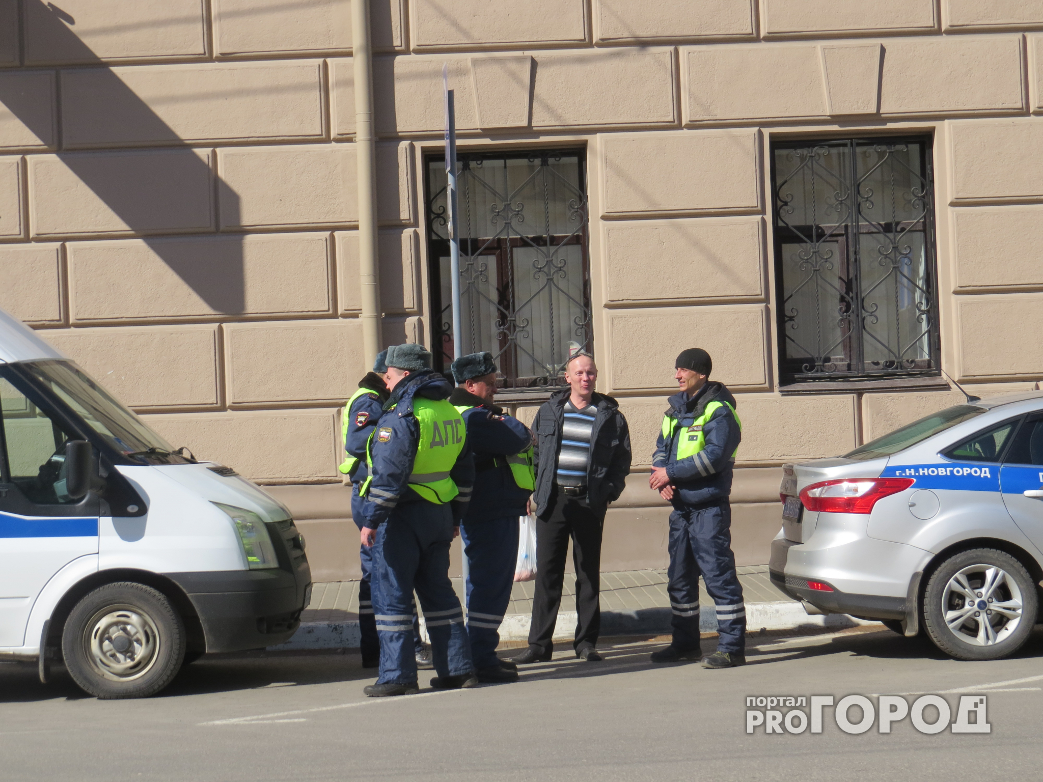 Пьяный водитель "Лады Приоры" врезался в стоящий Камаз в Нижнем Новгороде
