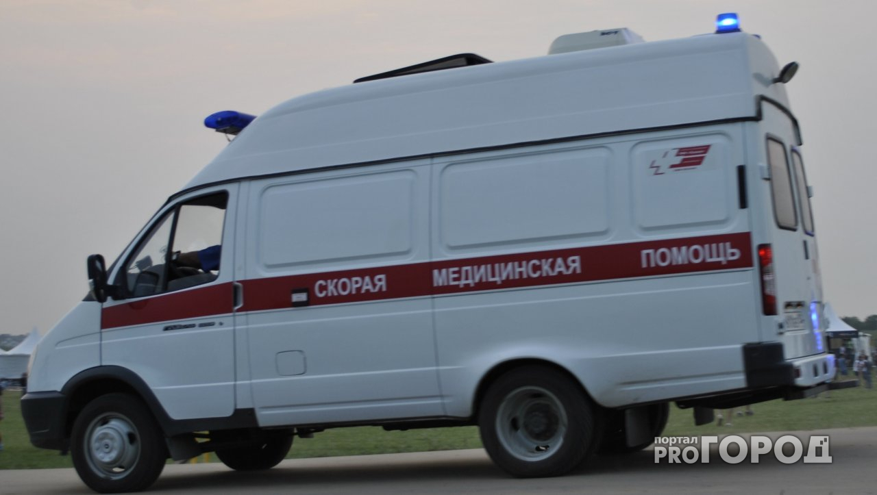 Автомобиль скорой помощи опрокинулся на трассе в Нижегородской области