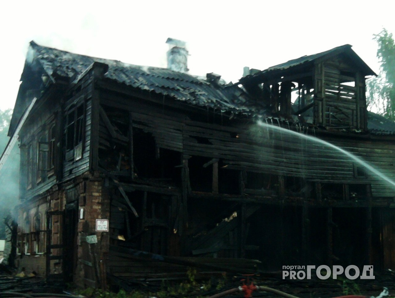 Три дома и две бани сгорели в Нижегородской области ночью