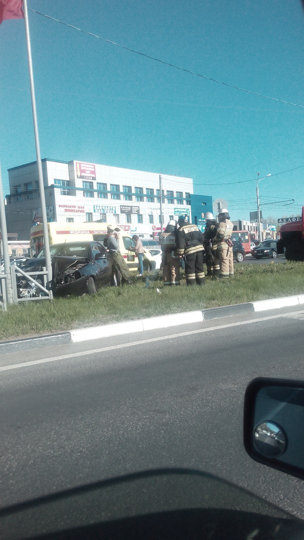 Невнимательность водителей привела к аварии на проспекте Гагарина