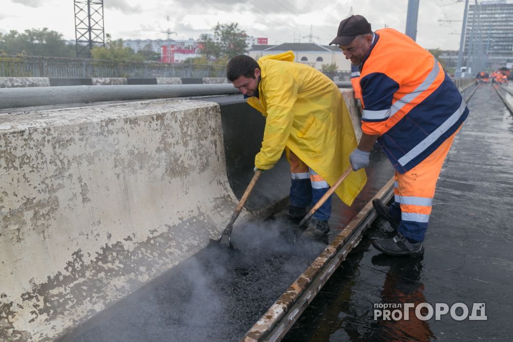 Ямочный ремонт Мызинского моста проведут ночью с 12 на 13 мая