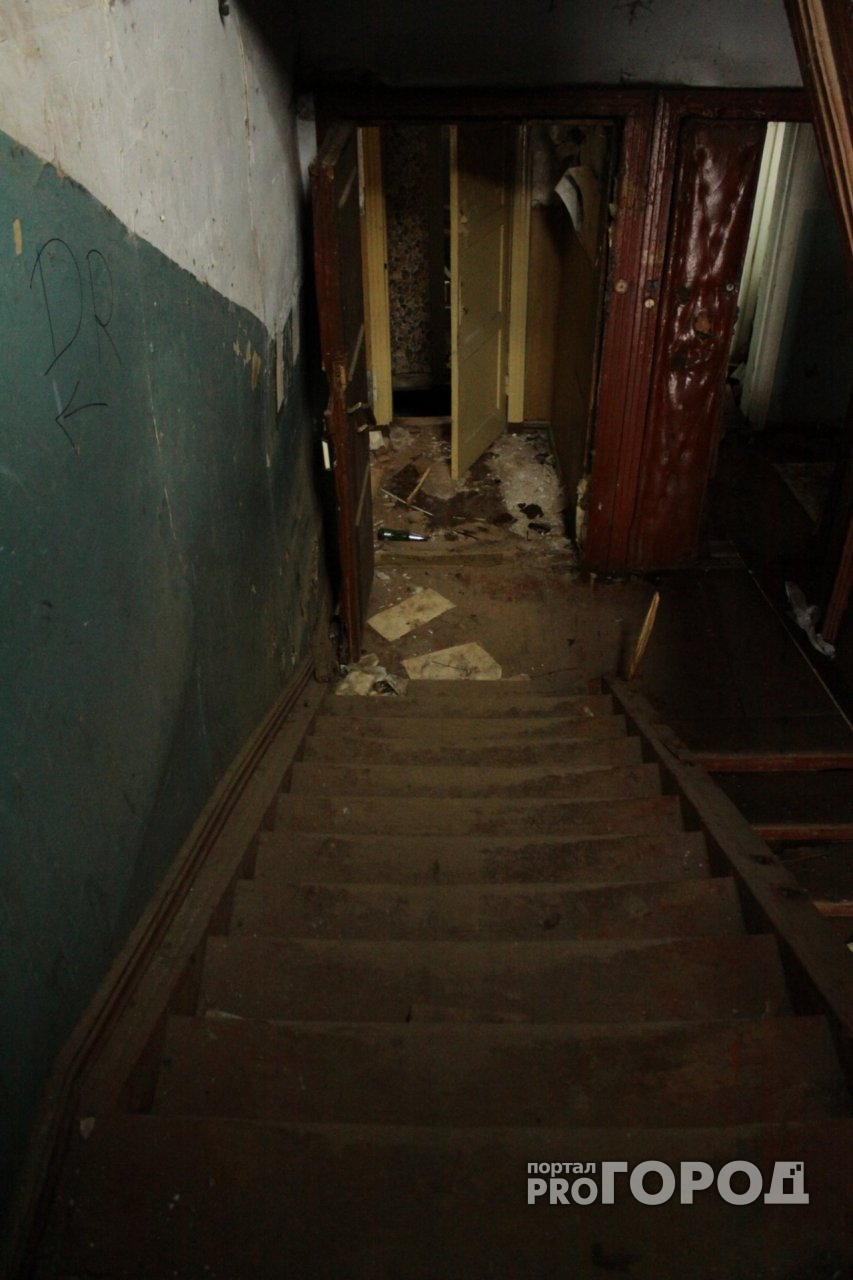 В Лысковском районе мужчина убил соседа, спустив его с лестницы