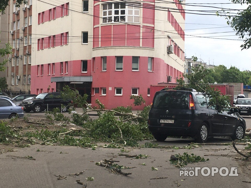 В сети появилось видео ужасного урагана в Нижнем Новгороде