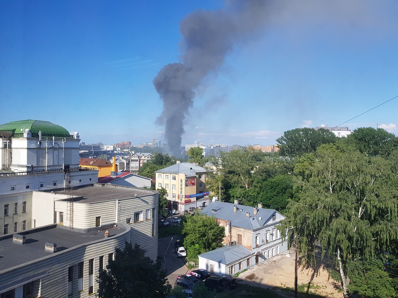 Частный дом сгорел на улице Ошарской в Нижнем Новгороде (ФОТО)