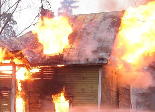 Ожоги 80% тела получила женщина на пожаре в Лысковском районе