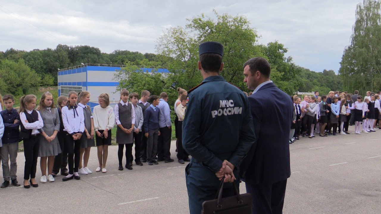 В нижегородских школах сотрудники МЧС проводят уроки безопасности