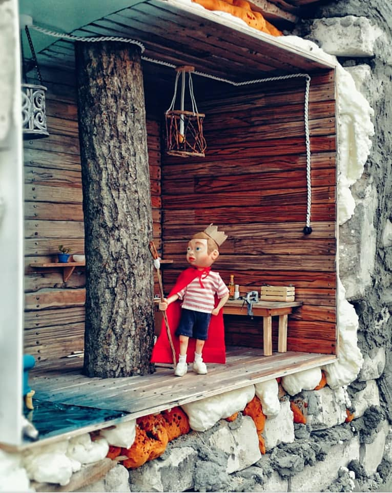 Арт-миниатюра "Дом на дереве" появилась на одной из стен Нижнего Новгорода